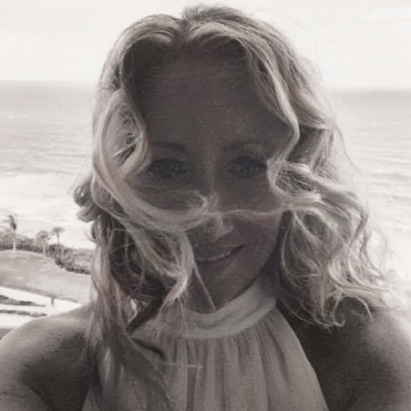 Meet your Posher, Jennifer - Picture 1 of 1